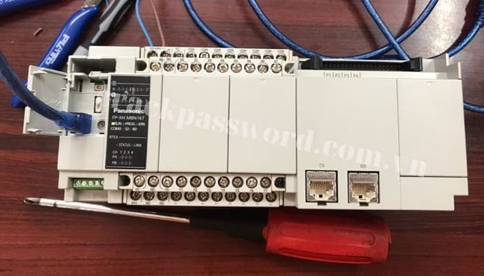 crack-plc-Panasonic-FP-XH-M8N16T